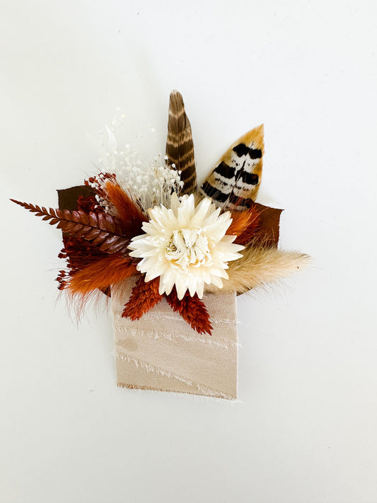 Strawflower + Pheasant Feather Dried Flower Pocket Boutonniere/ Wedding Flowers/ Groom and Groomsmen/ Dried Flowers
